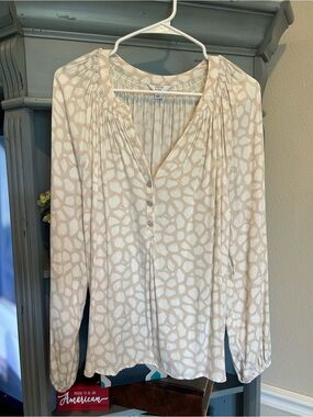 Crown & Ivy Cream Animal Printed Peasant Blouse
